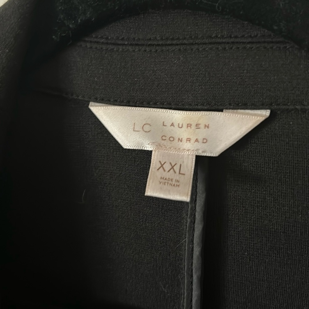 Laura Conrad jacket - Picture 2 of 4